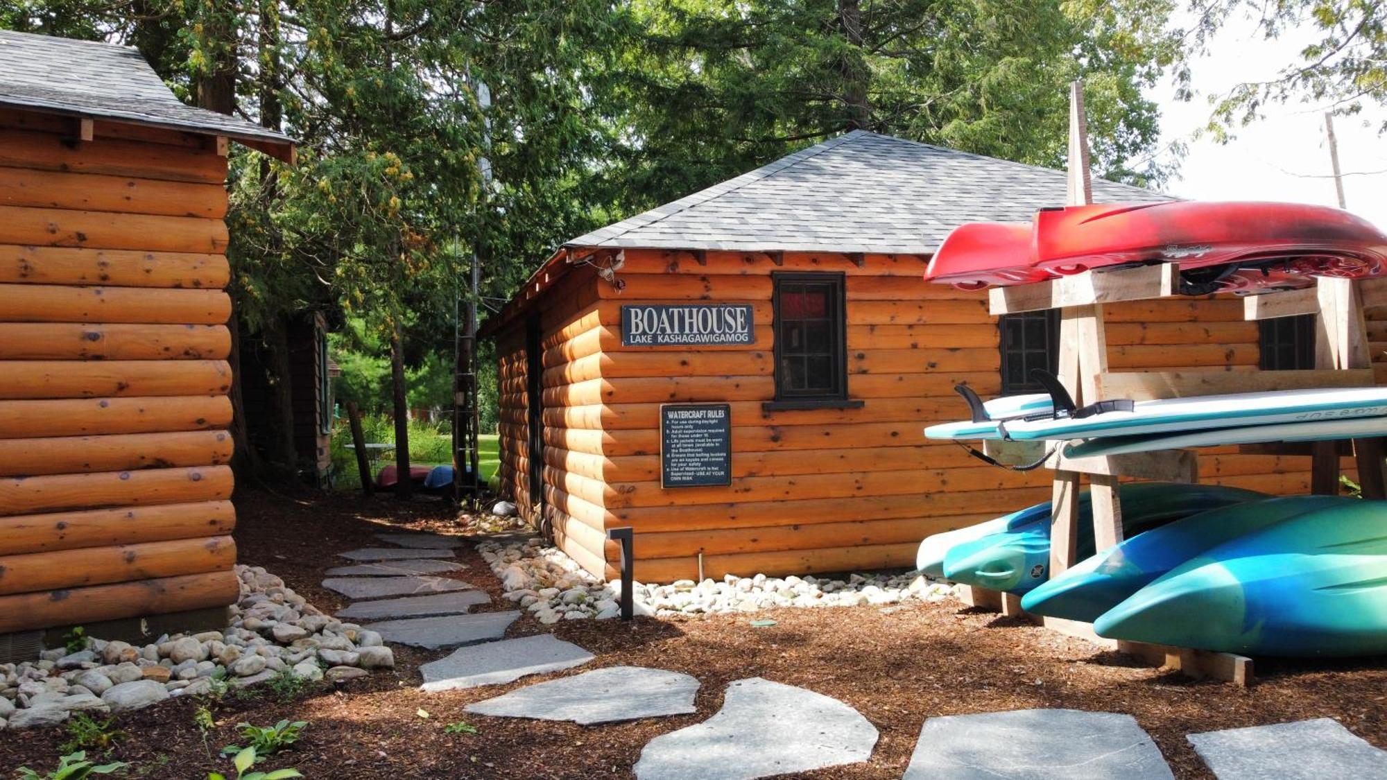 Haliburton Post House Minden Exterior foto
