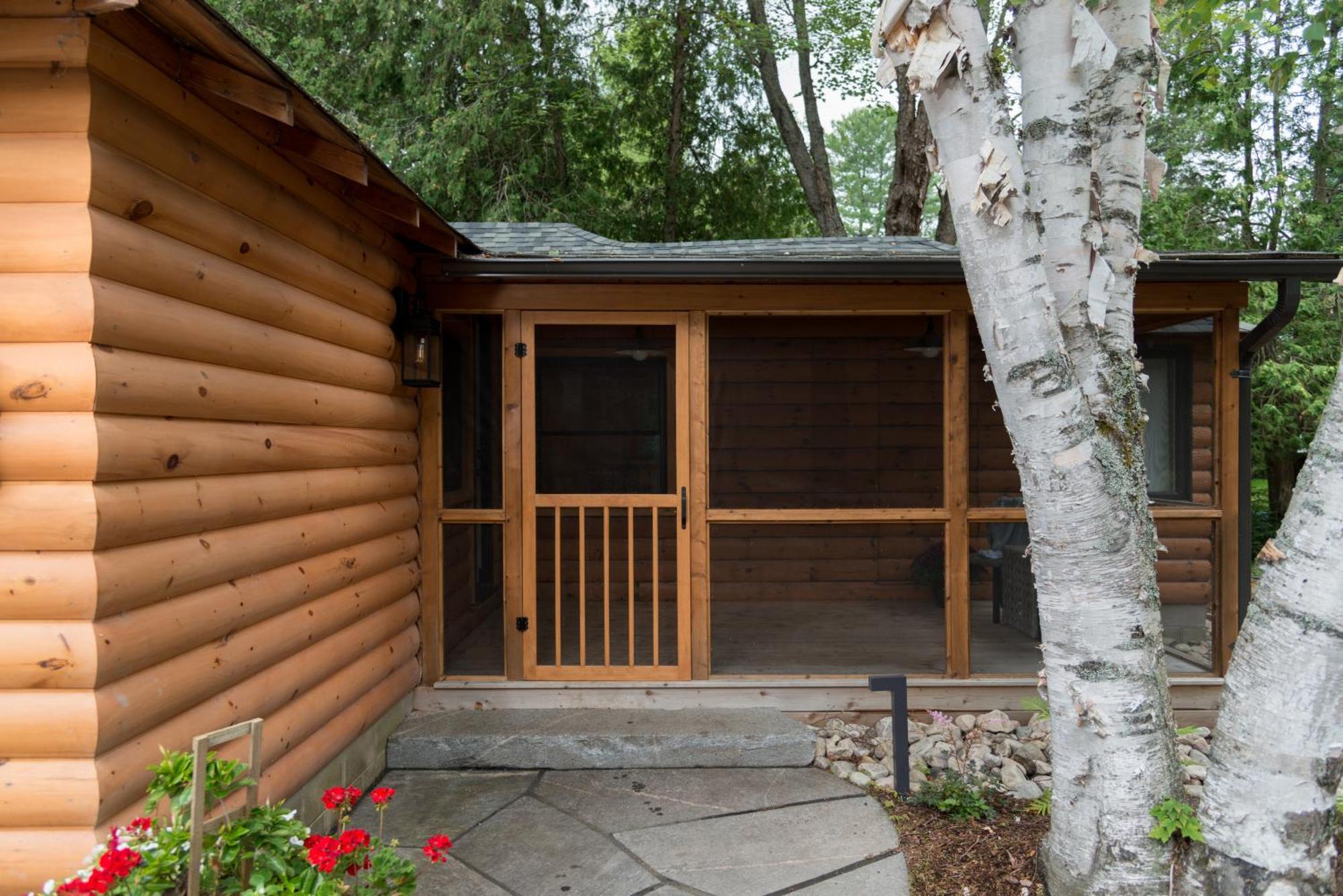 Haliburton Post House Minden Exterior foto