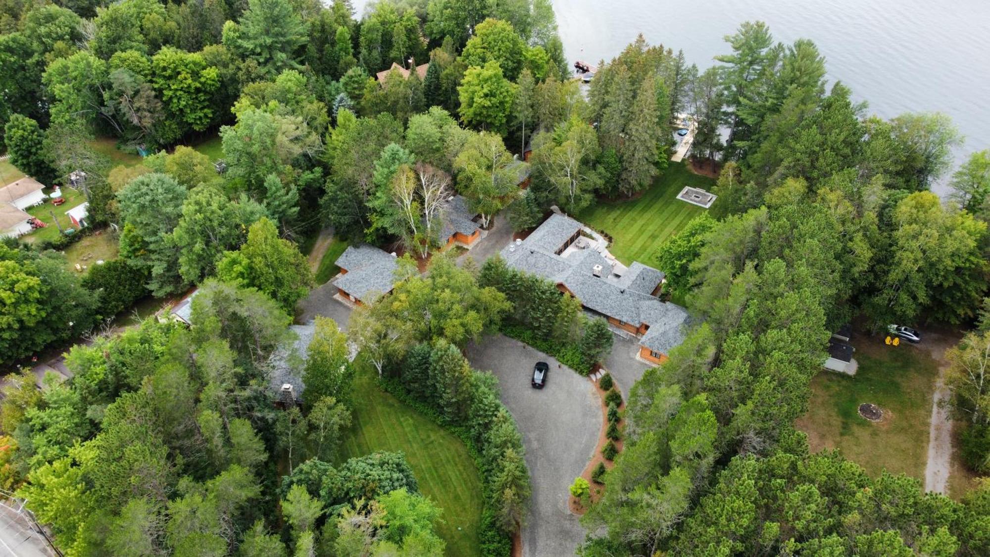 Haliburton Post House Minden Exterior foto