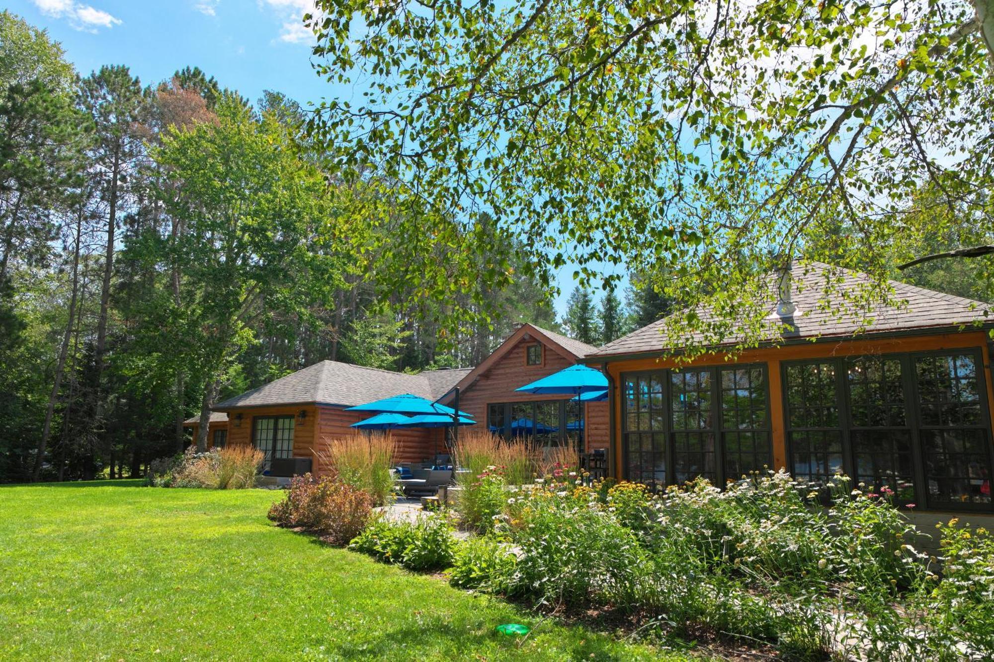 Haliburton Post House Minden Exterior foto